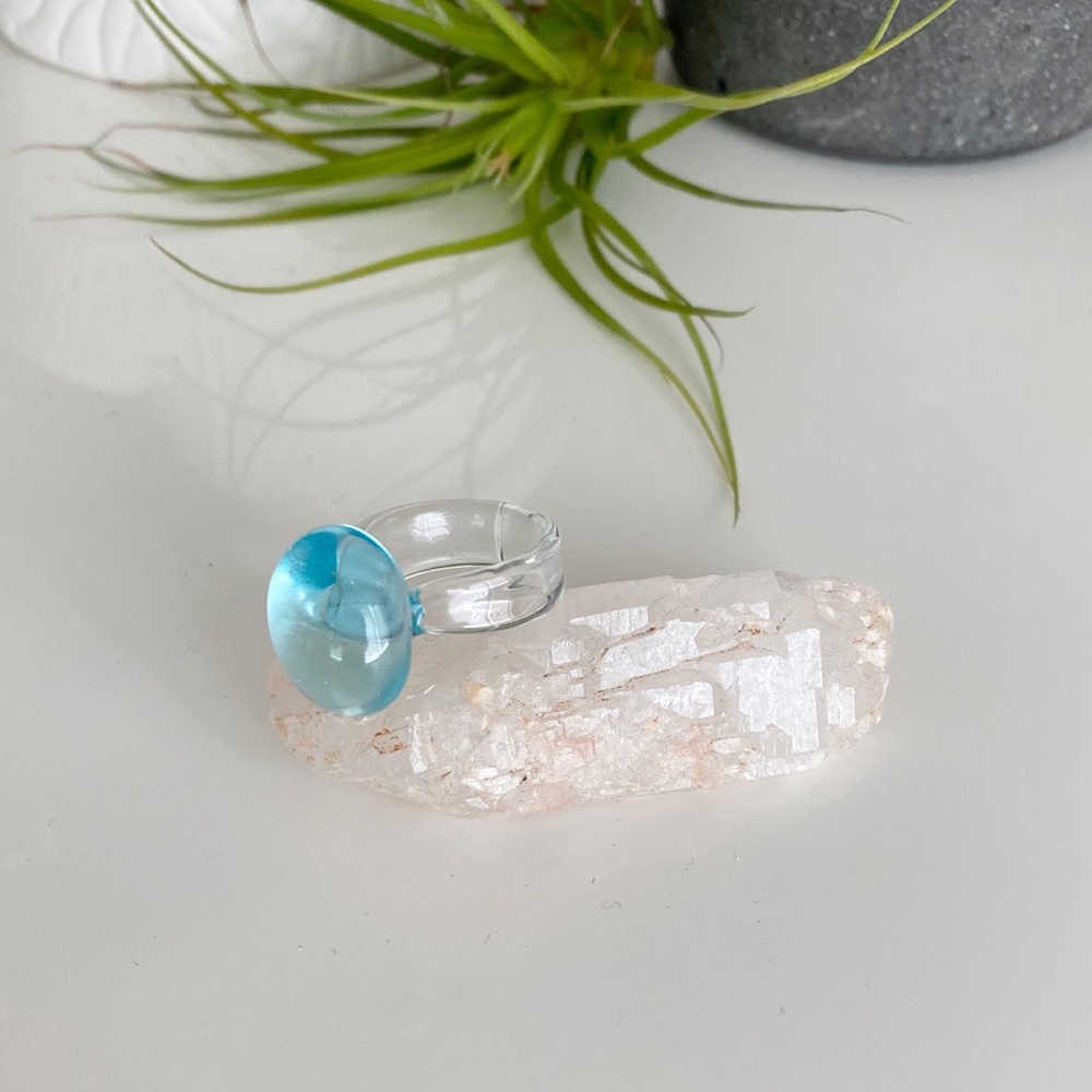 🎉 Italian blown glass ring